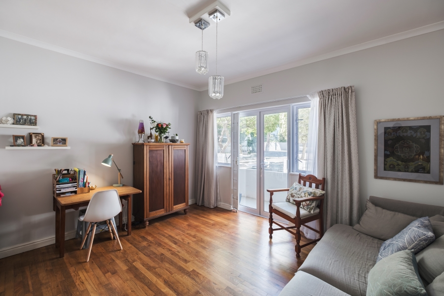 1 Bedroom Property for Sale in Vredehoek Western Cape